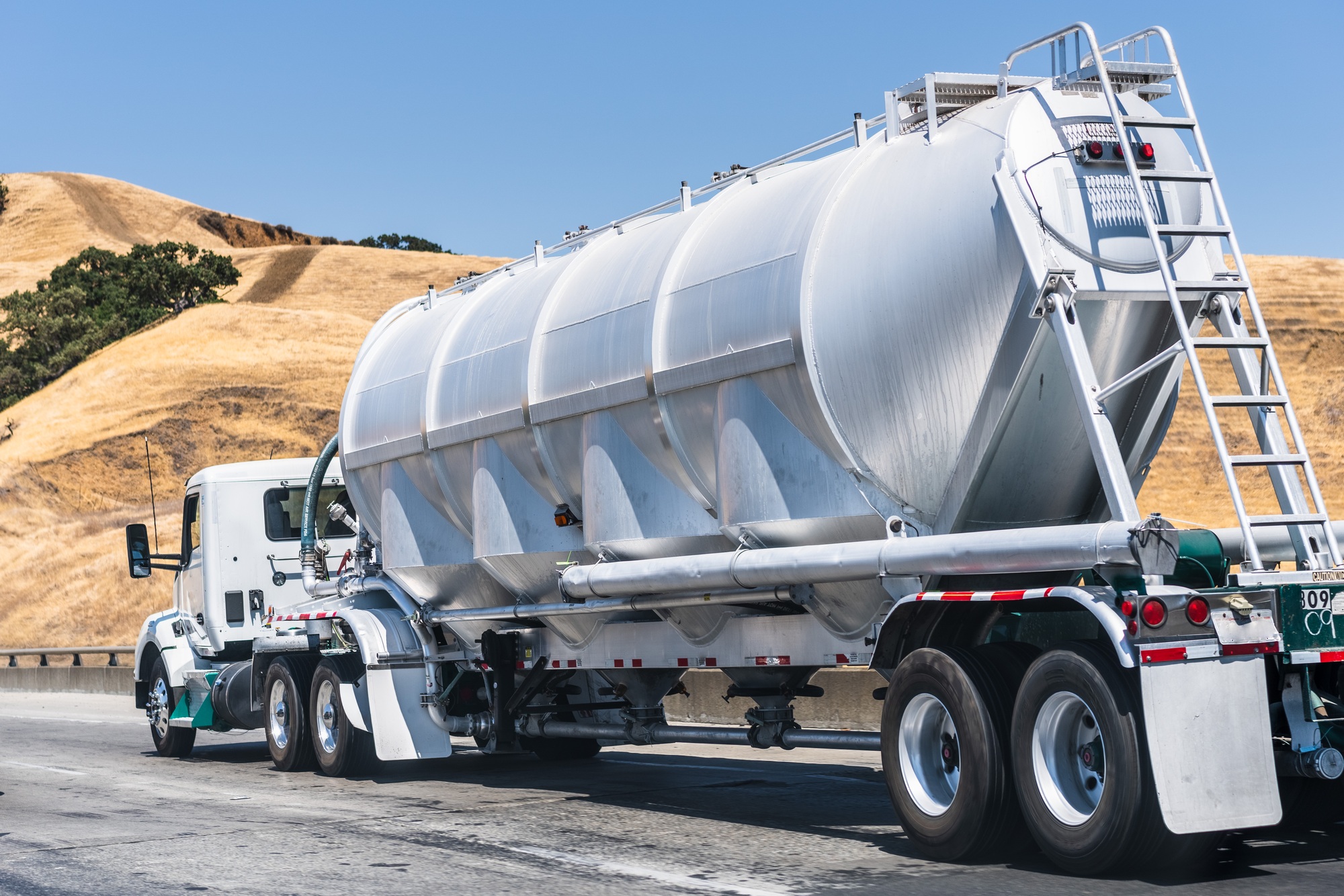 Becoming a Tanker Truck Driver in 2025